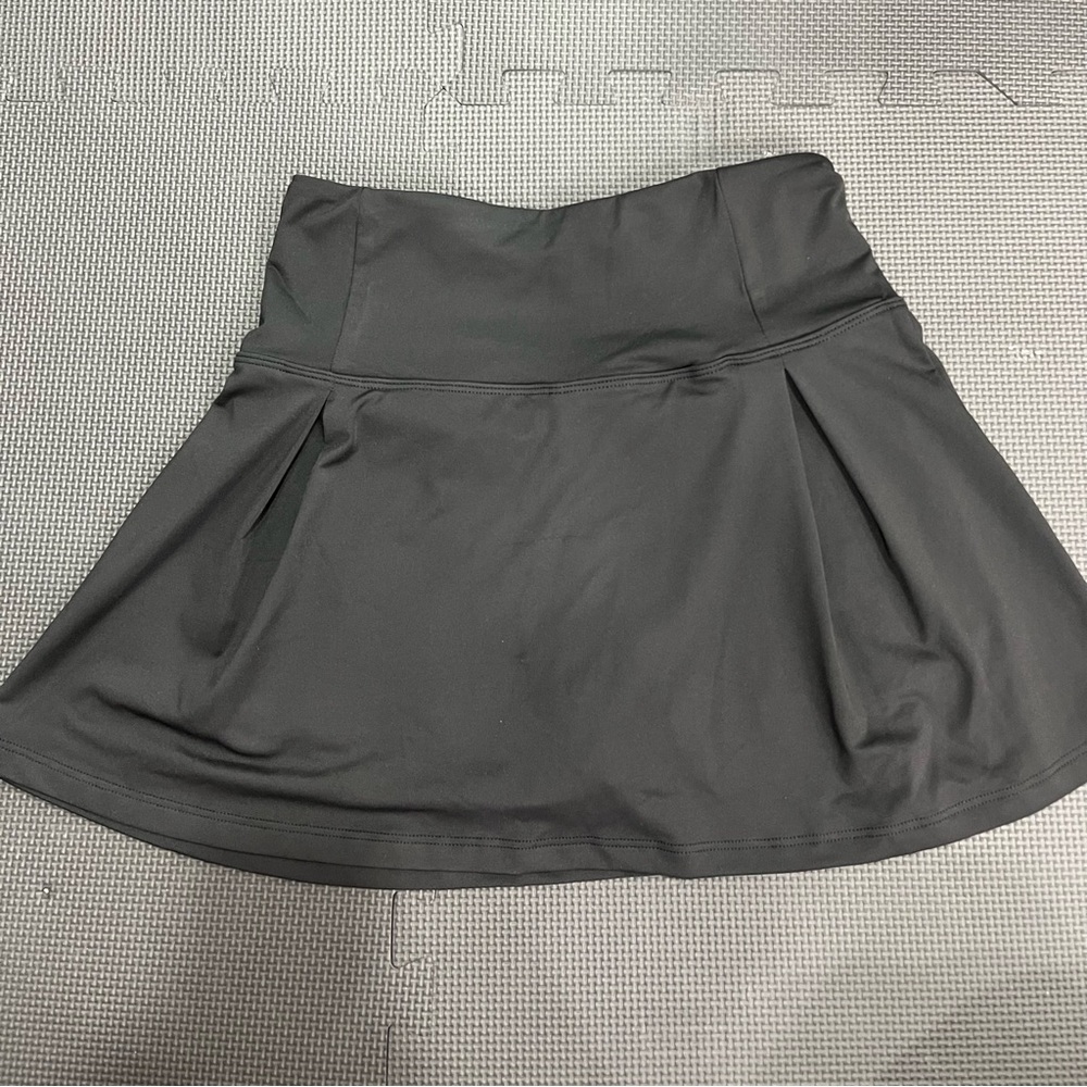 Black skirt